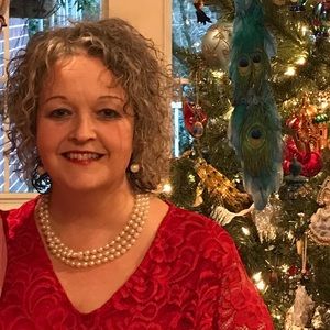 Meet your Posher, Lora